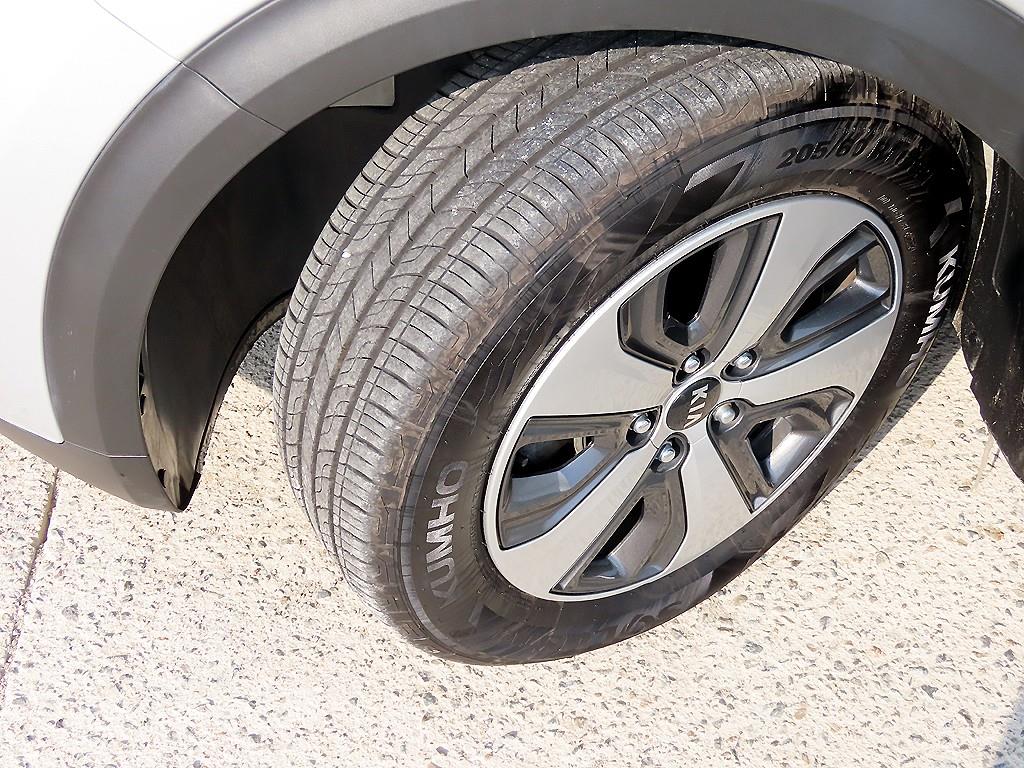 KIA Niro 2017 Plateado - Importación desde Corea - HF Imports Iquique - Foto 20