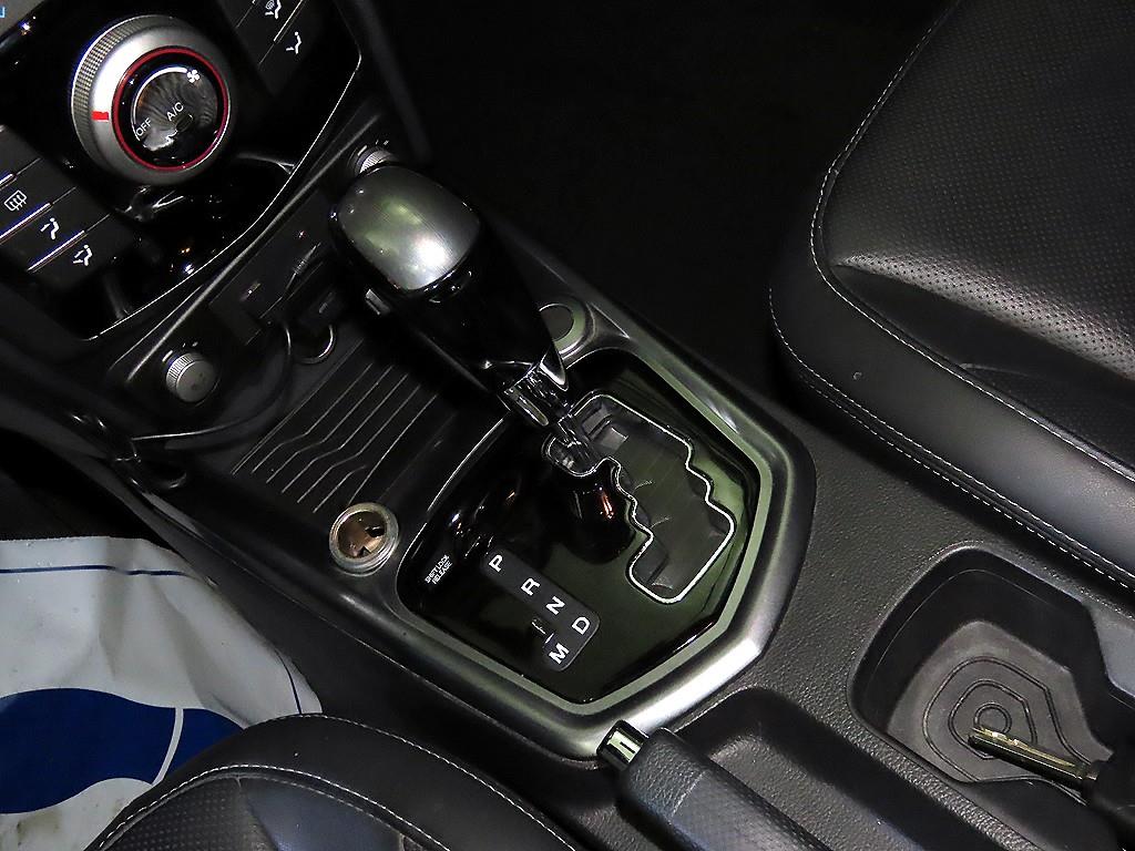 Ssangyong Tivoli - Vista 12