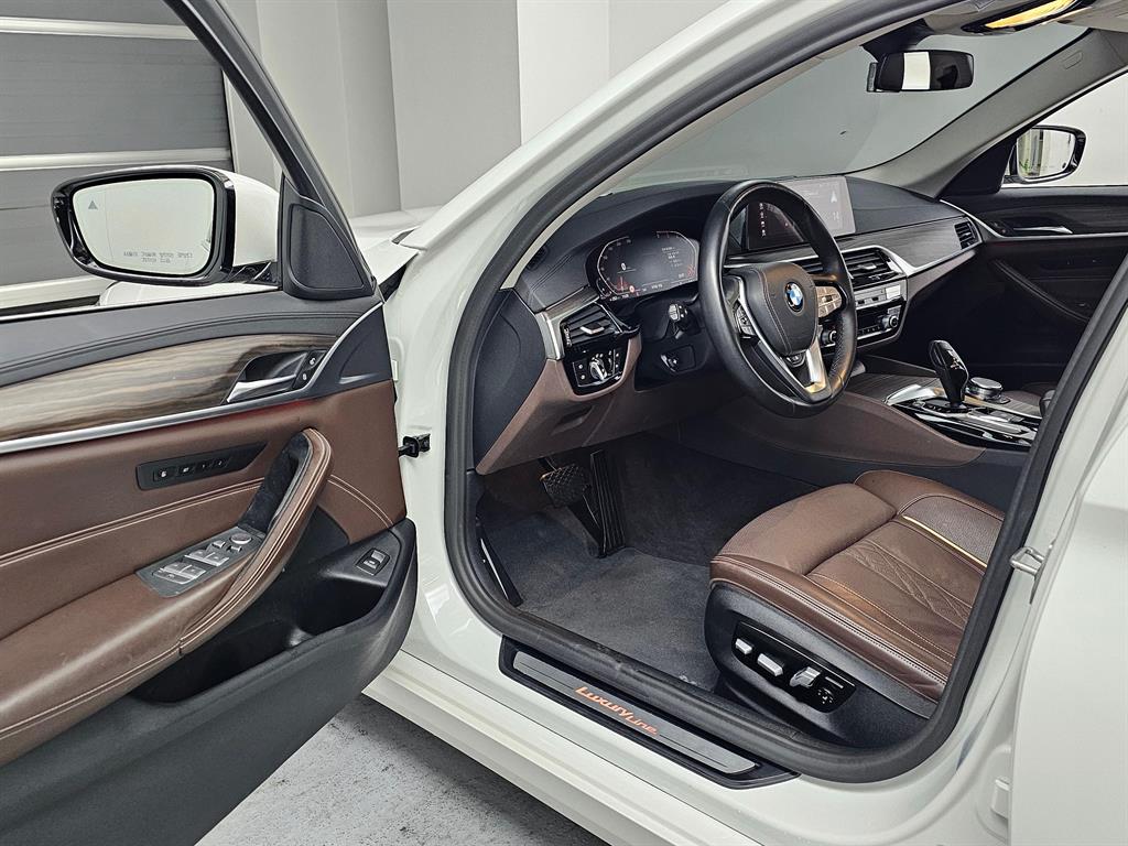 BMW 5 Series - Vista 5