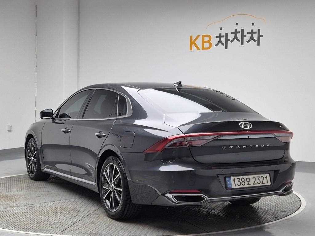HYUNDAI Grandeur - Vista 2