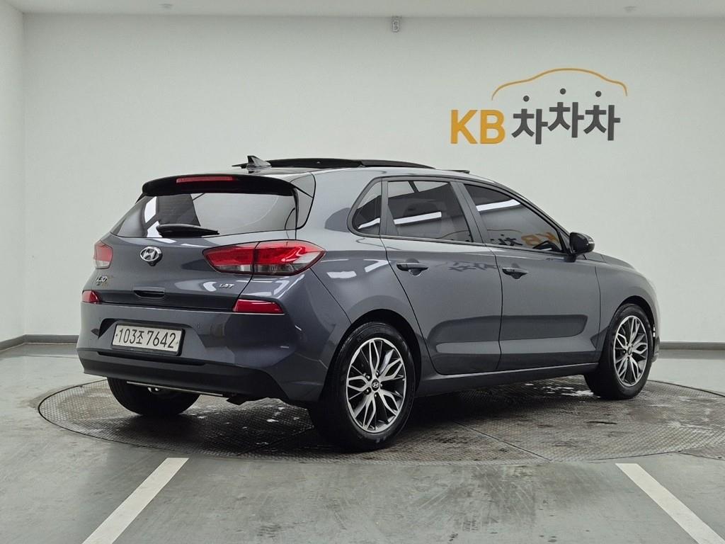 HYUNDAI i30 - Vista 4