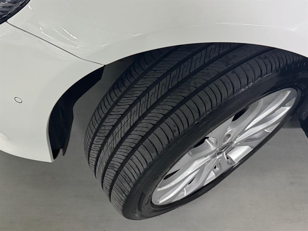 Mercedes Benz E class - Vista 8