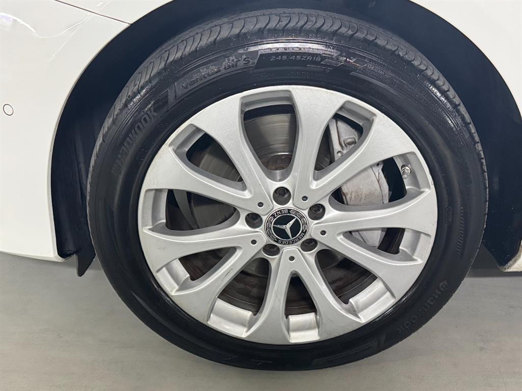 Mercedes Benz E class - Vista 7