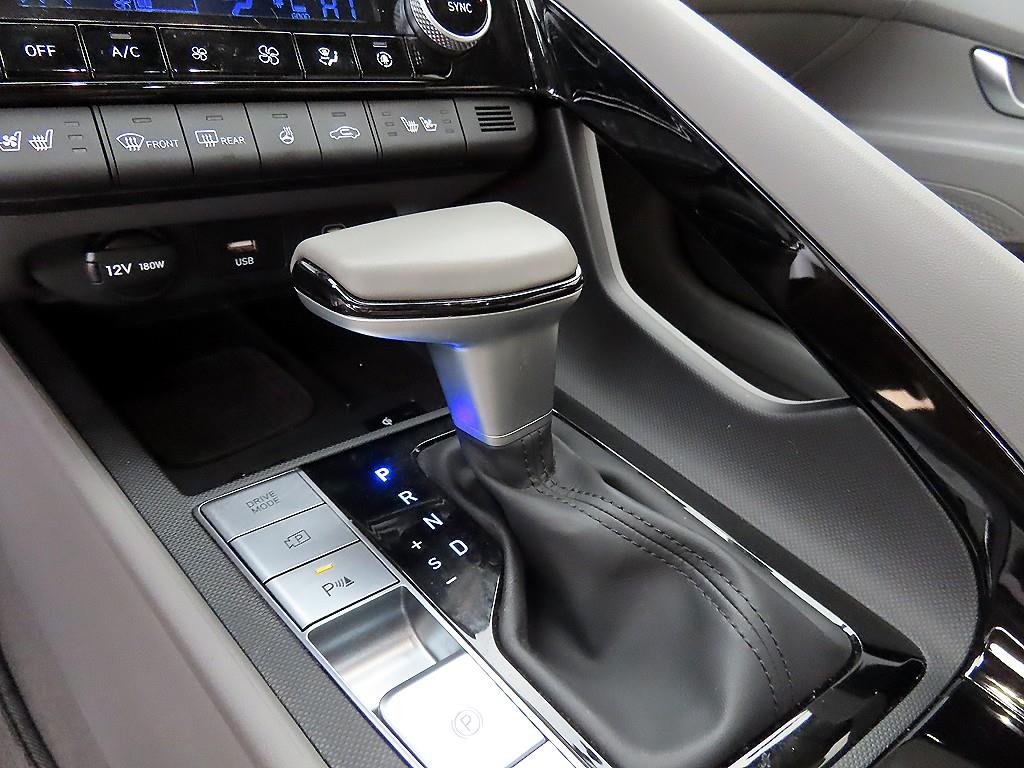 HYUNDAI Avante - Vista 11