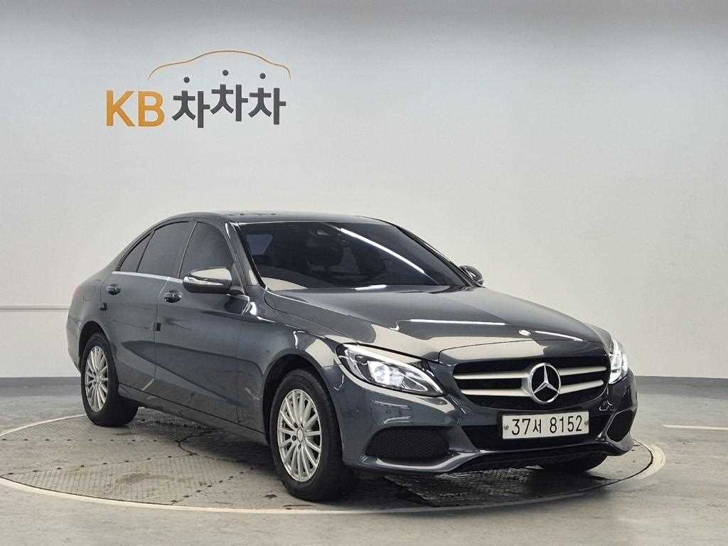 Mercedes Benz C Class - Vista 4