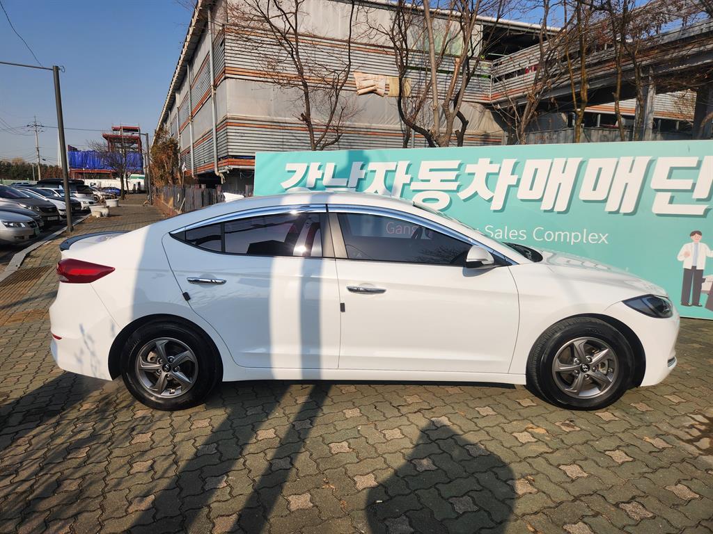 HYUNDAI Avante 2016 Blanco - Importación desde Corea - HF Imports Iquique - Foto 18