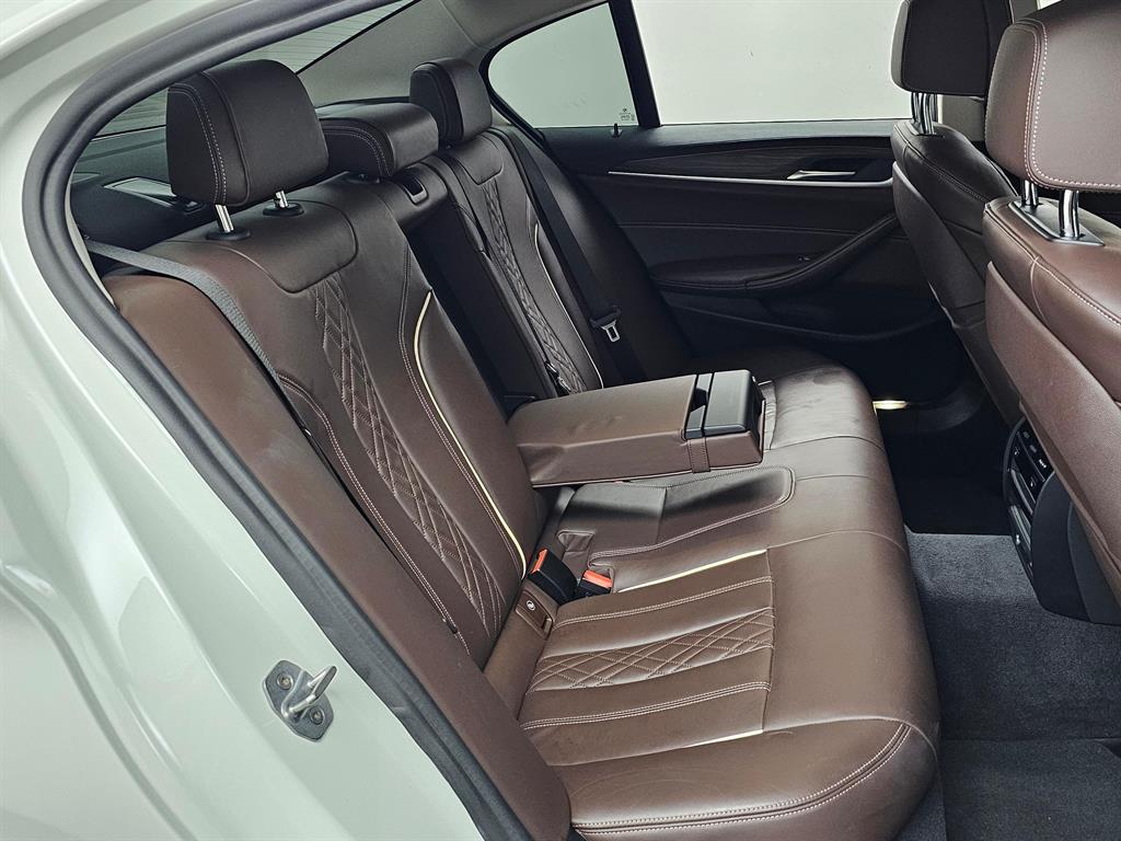 BMW 5 Series - Vista 7