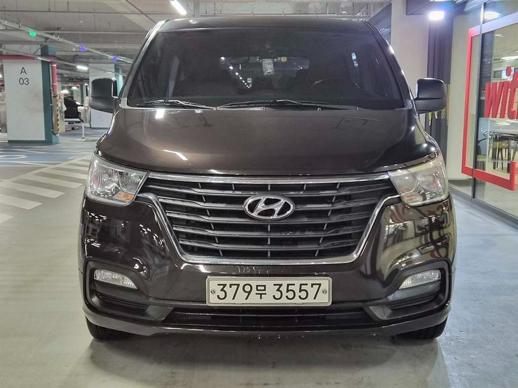 HYUNDAI Starex - Vista 2
