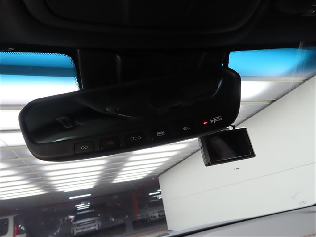 Genesis G70 - Vista 12