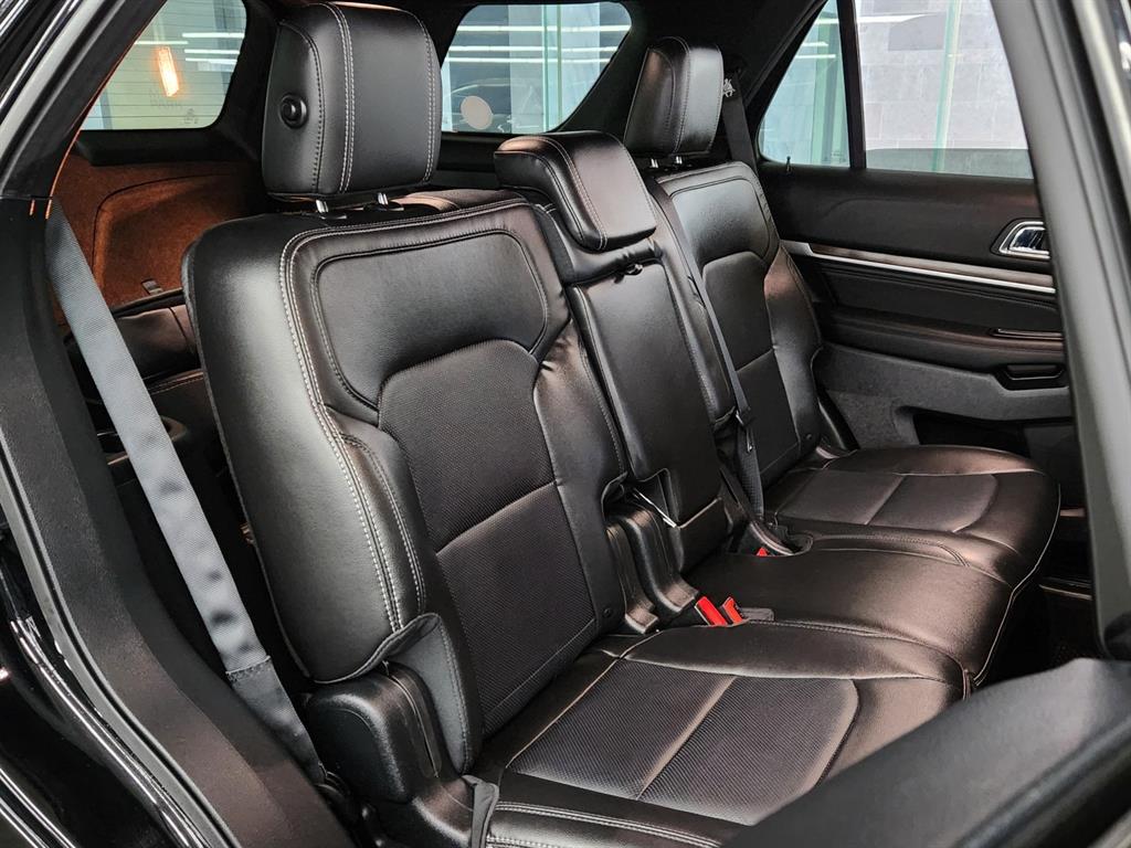 Ford Explorer - Vista 10