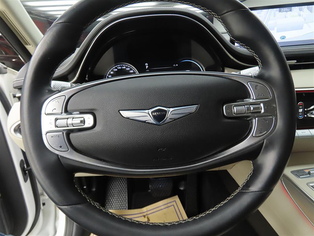 Genesis GV70 - Vista 8