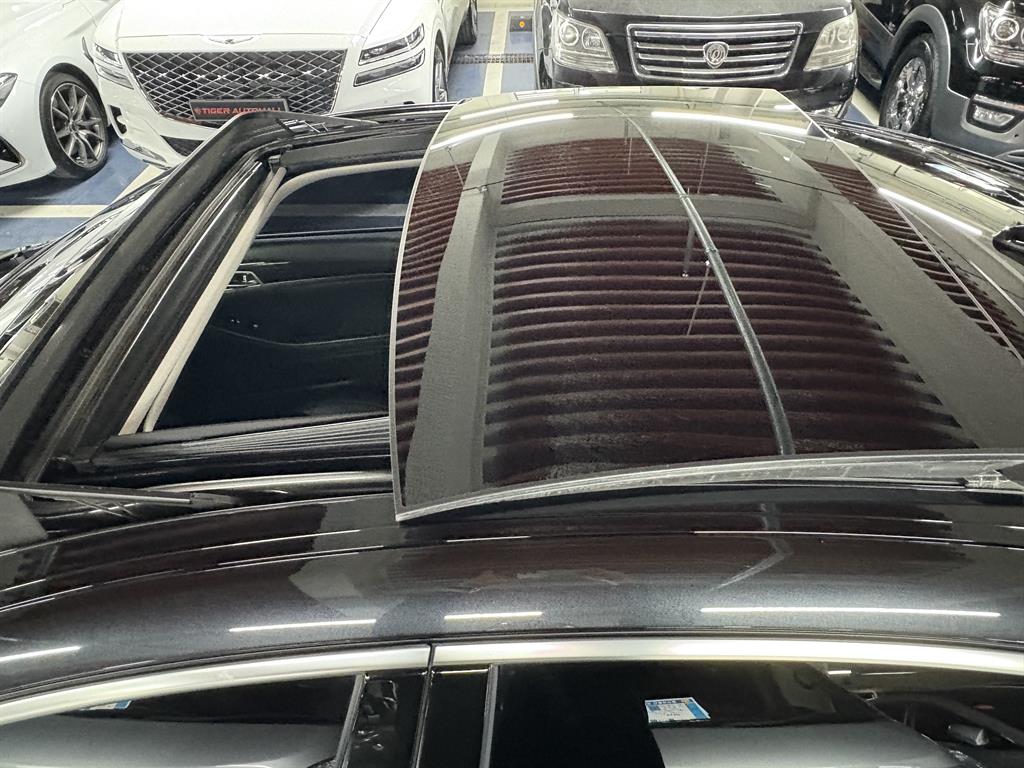 Genesis G80 - Vista 10