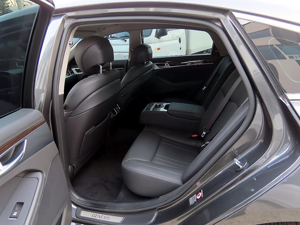 Genesis G80 - Vista 6