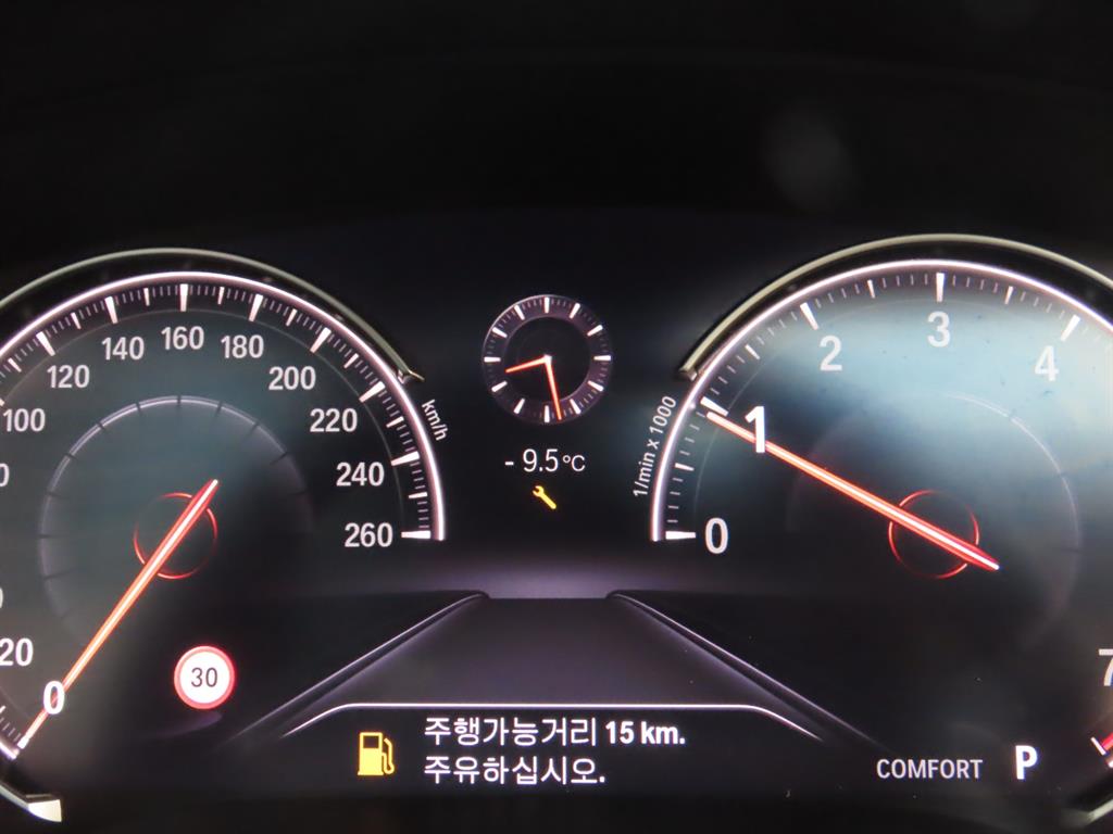 BMW 5 Series 2018 Negro - Importación desde Corea - HF Imports Iquique - Foto 8