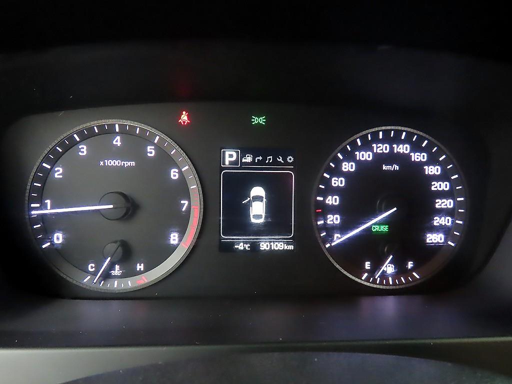 HYUNDAI Sonata - Vista 8