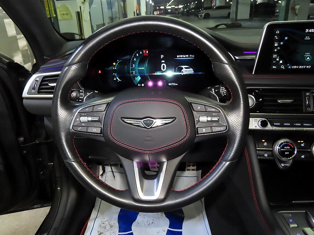 Genesis G70 - Vista 8