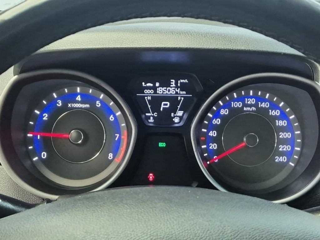 HYUNDAI Avante - Vista 6