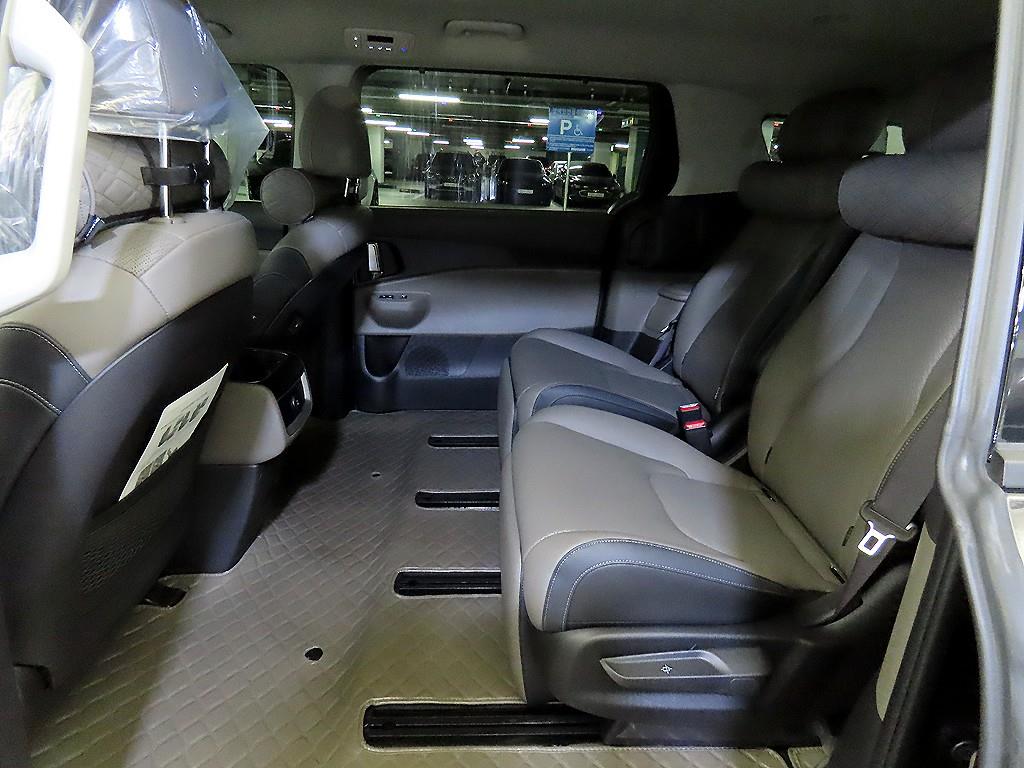 KIA Carnival - Vista 7