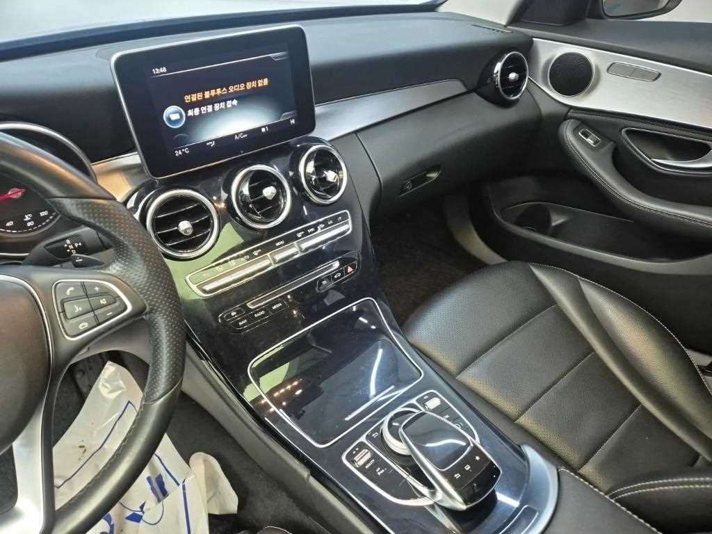 Mercedes Benz C Class - Vista 10