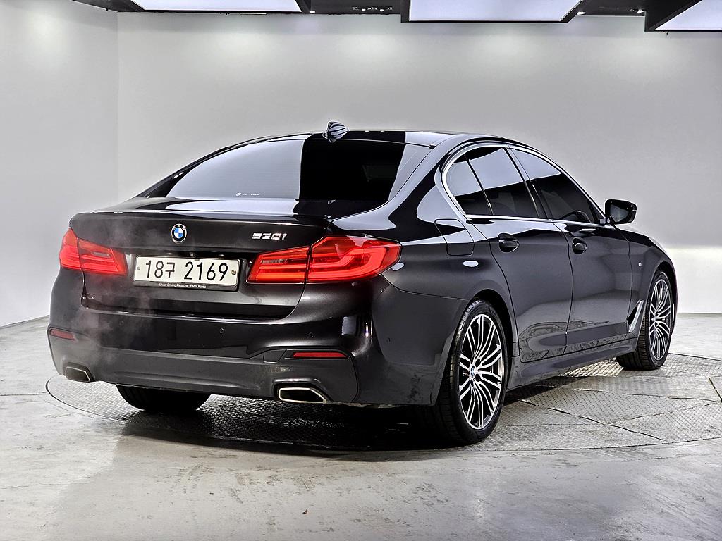 BMW 5 Series - Vista 4