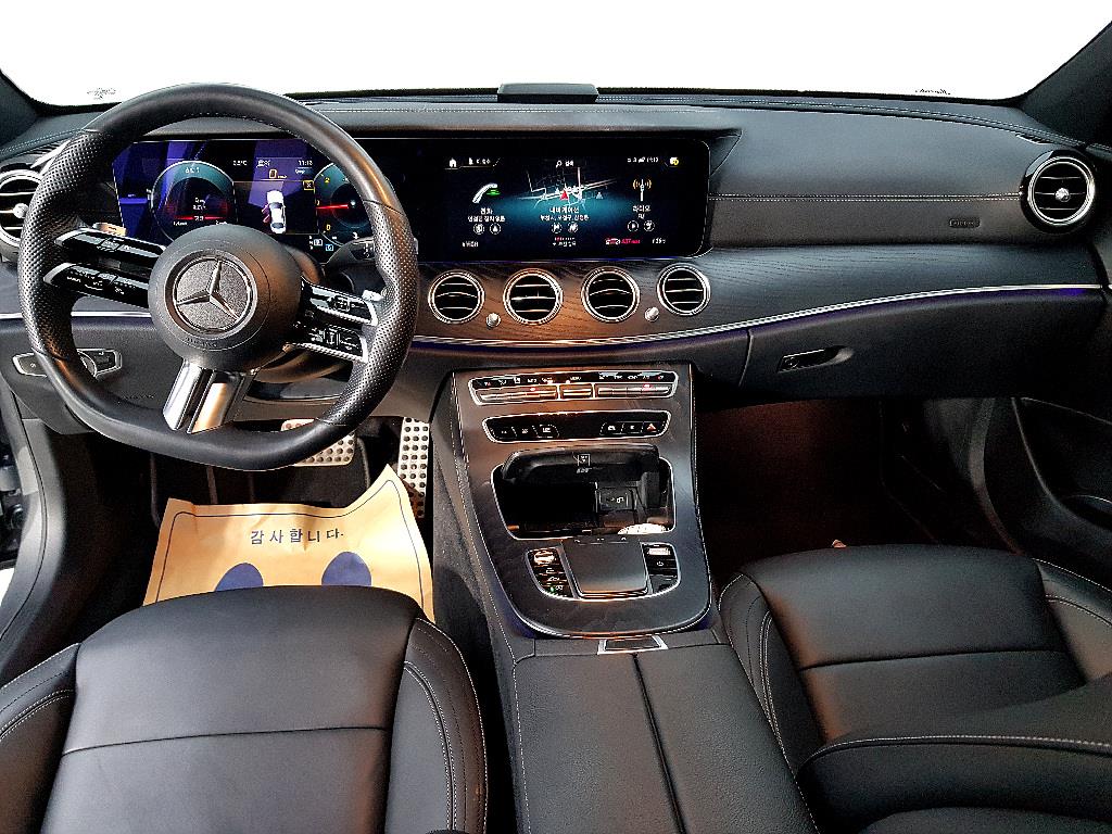 Mercedes Benz E class - Vista 5