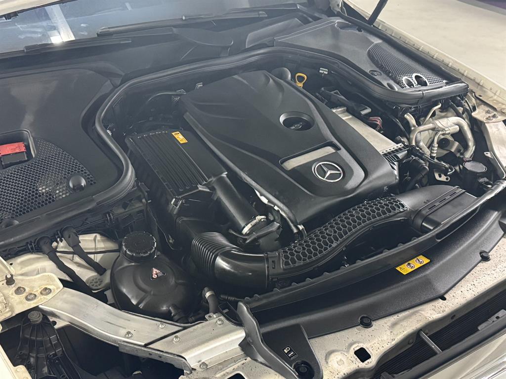 Mercedes Benz E class - Vista 9