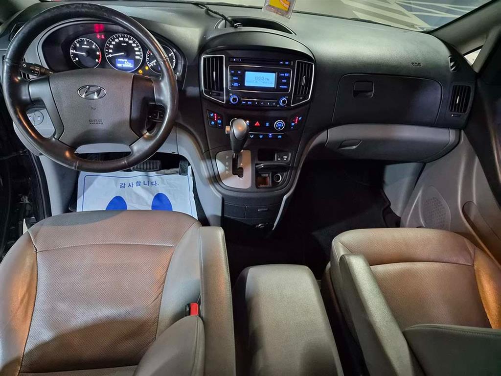 HYUNDAI Starex - Vista 9