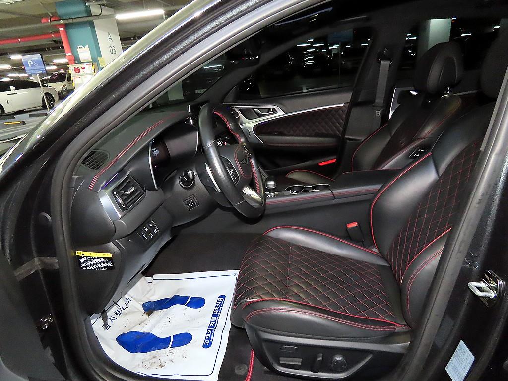 Genesis G70 - Vista 6