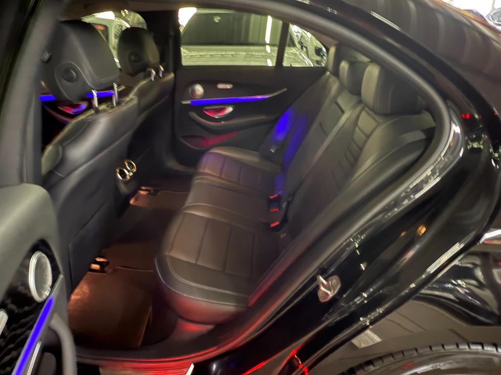 Mercedes Benz E class - Vista 8