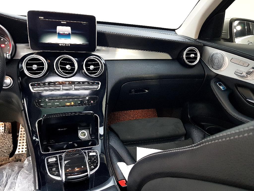 Mercedes Benz GLC Class - Vista 10