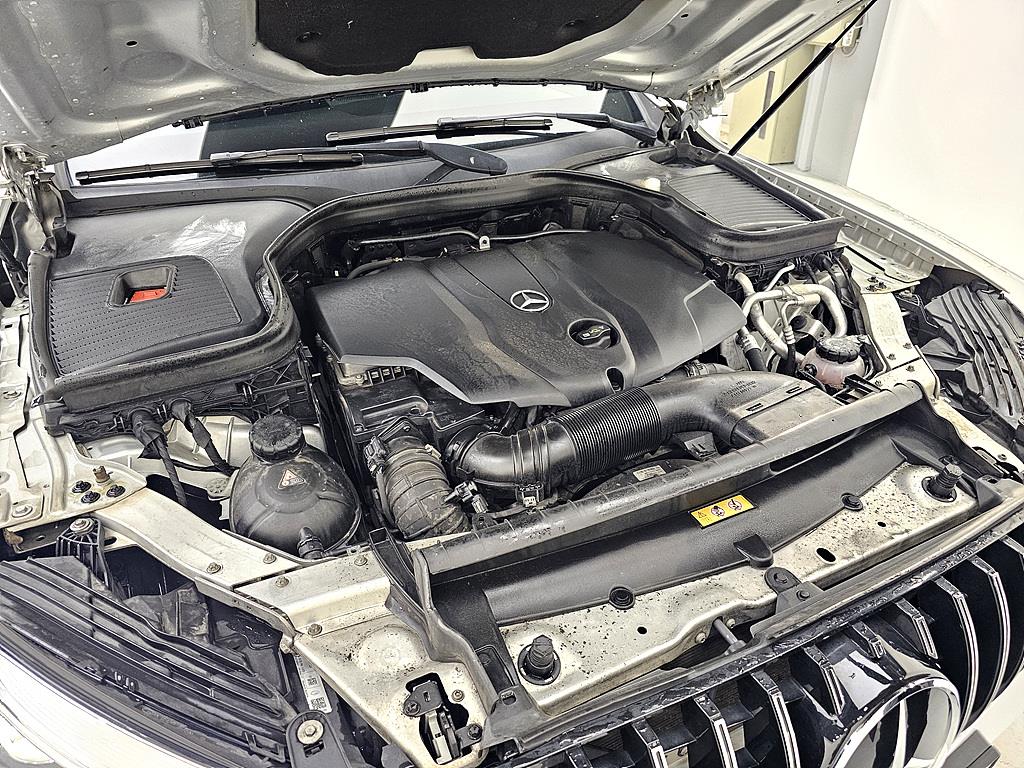 Mercedes Benz GLC Class - Vista 6