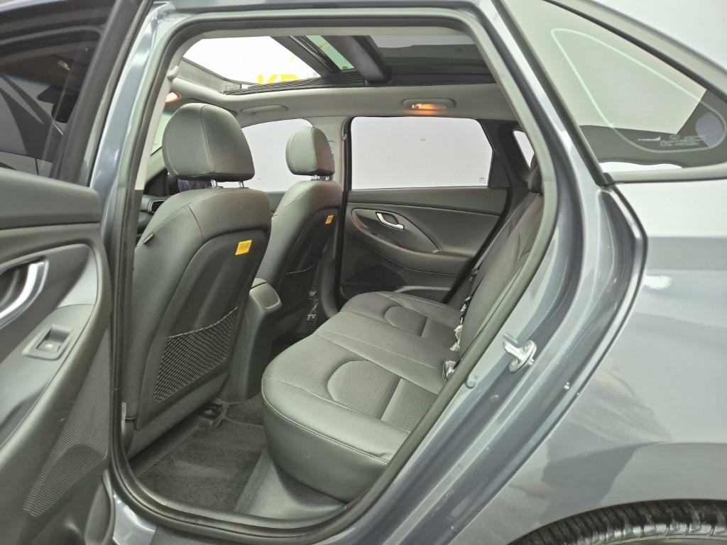 HYUNDAI i30 - Vista 12