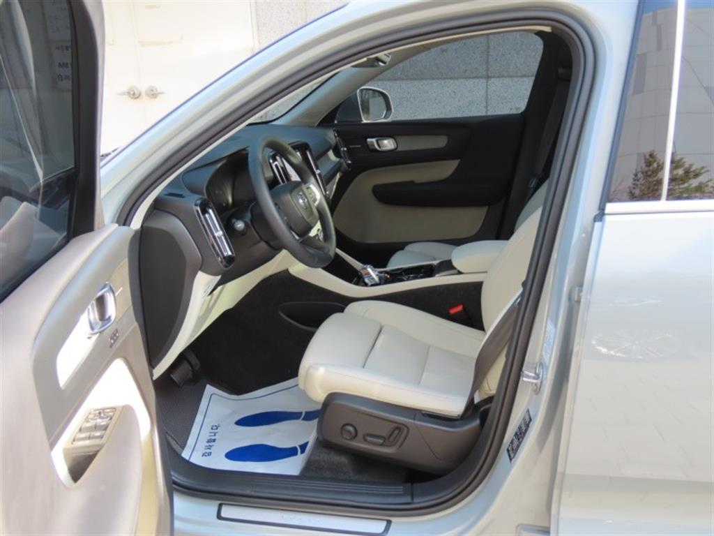 Volvo XC40 2025 - Importación desde Corea - HF Imports Iquique - Foto 13