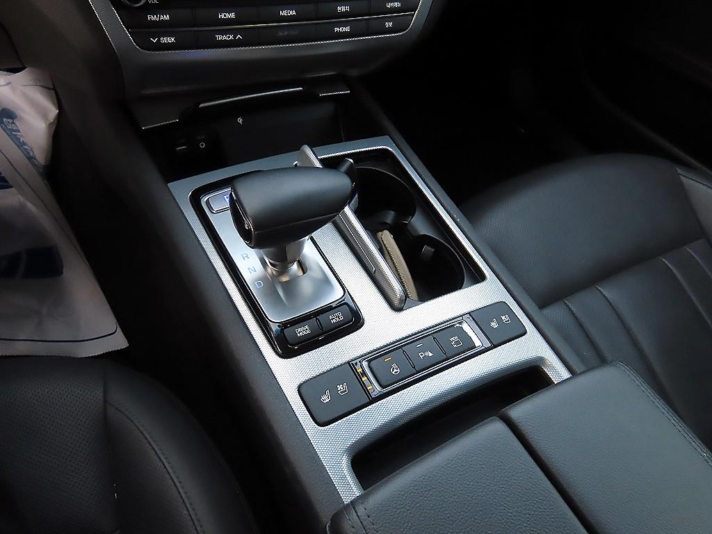 Genesis G80 - Vista 10