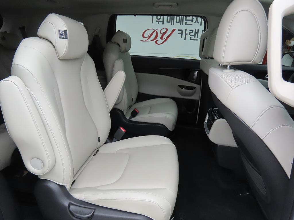 KIA Carnival - Vista 6
