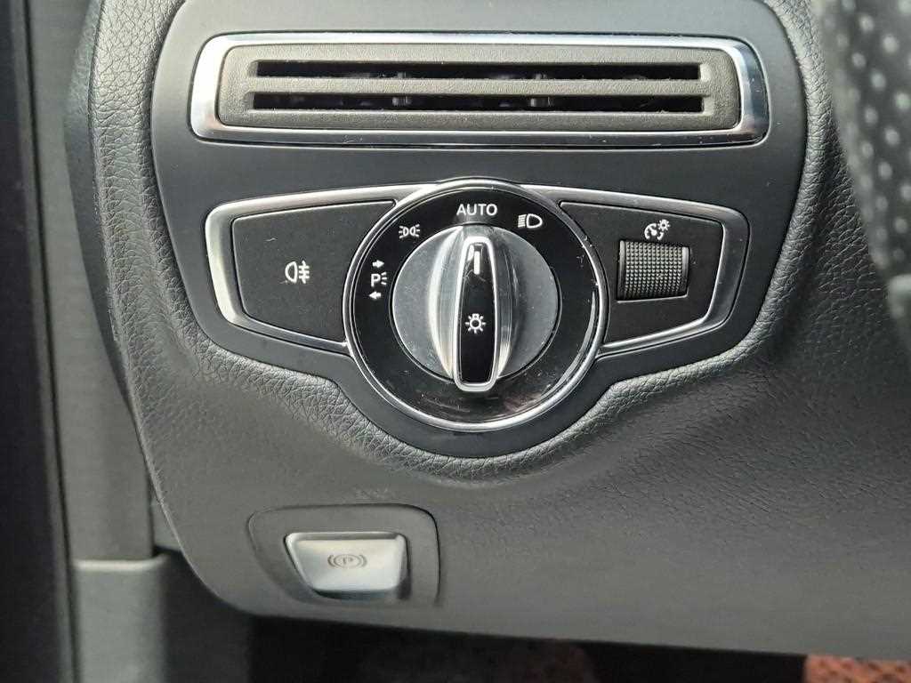 Mercedes Benz C Class 2015 Gris - Importación desde Corea - HF Imports Iquique - Foto 17