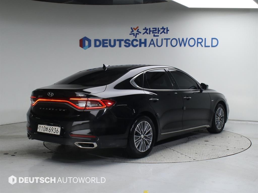 HYUNDAI Grandeur - Vista 3