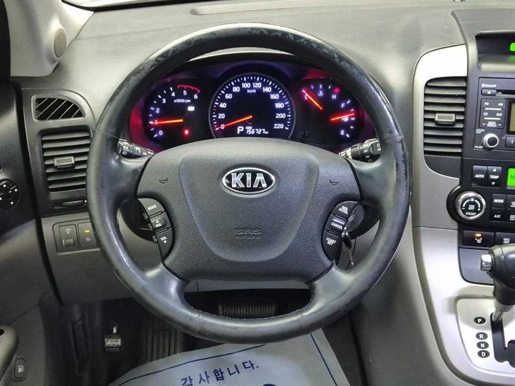 KIA Carnival - Vista 9
