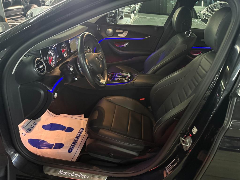 Mercedes Benz E class - Vista 7