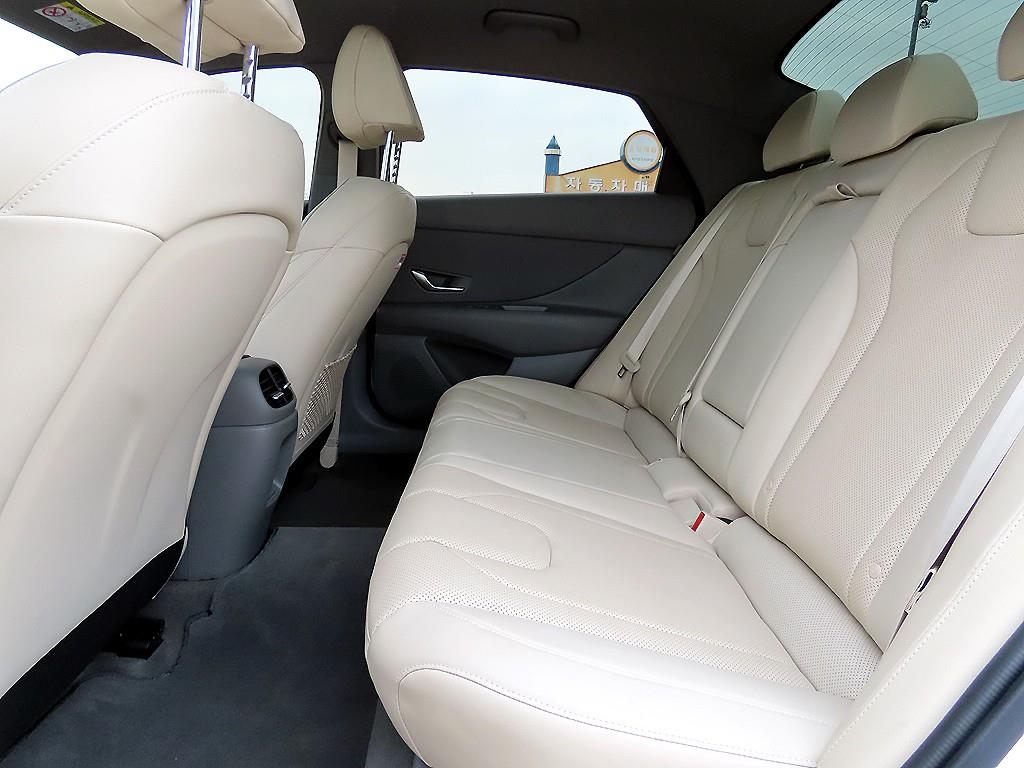 HYUNDAI Avante - Vista 6