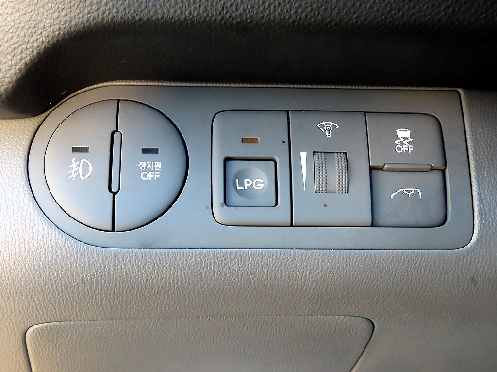 HYUNDAI Starex 2021 Amarillo - Importación desde Corea - HF Imports Iquique - Foto 13