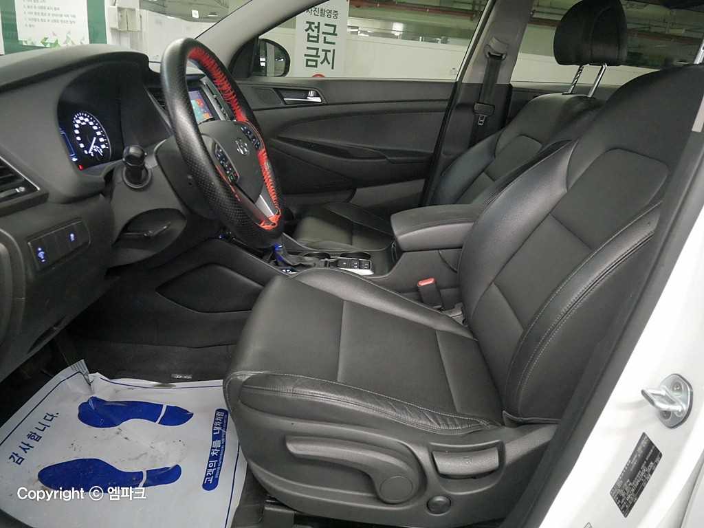 HYUNDAI Tucson - Vista 10