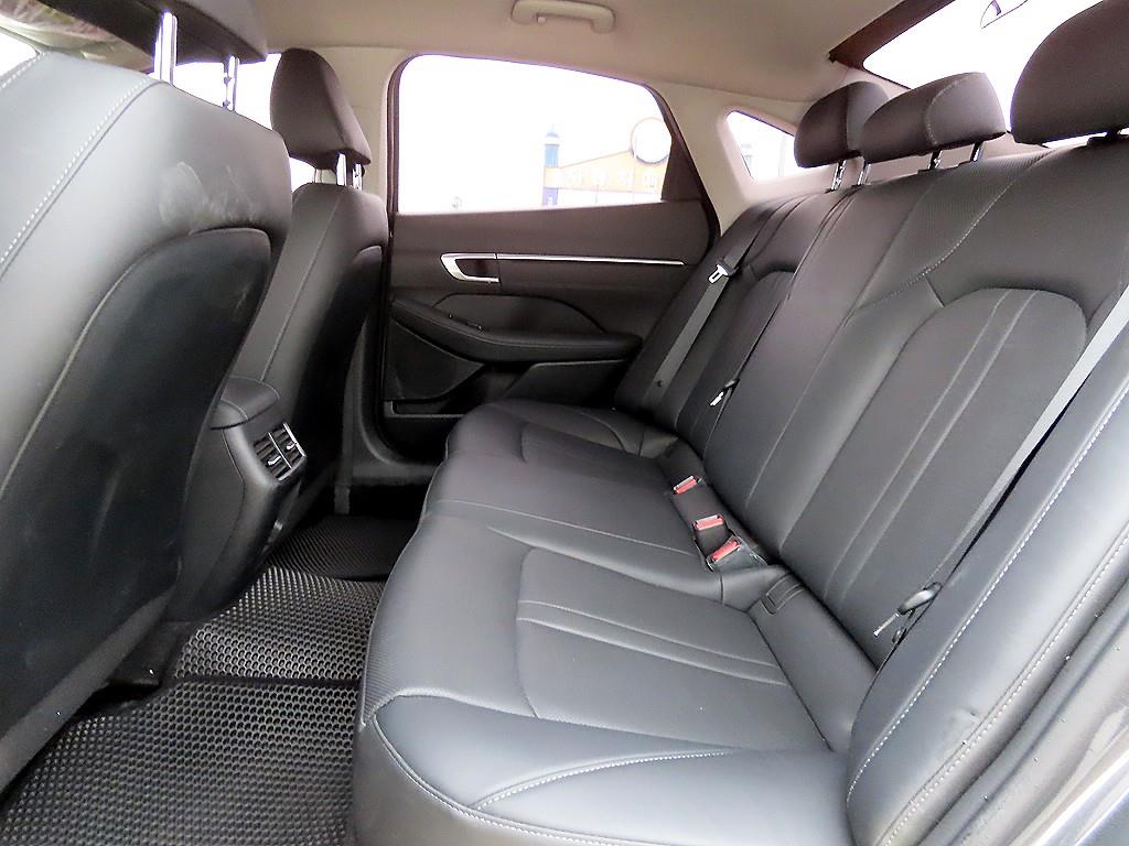 HYUNDAI Sonata - Vista 6