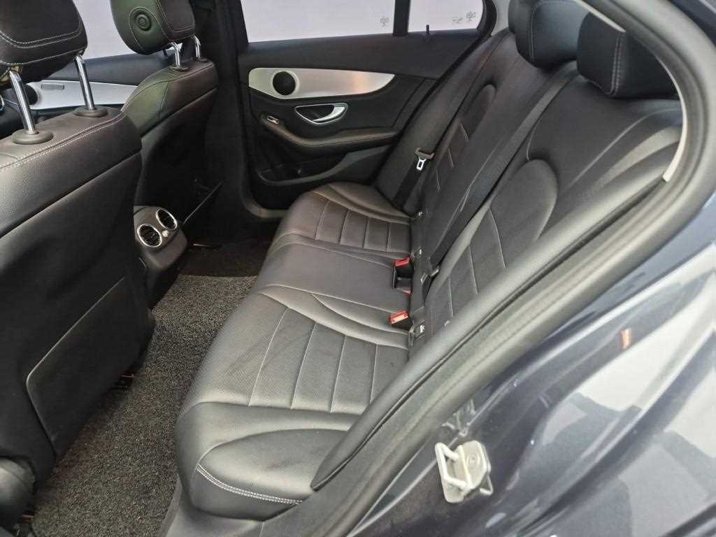 Mercedes Benz C Class - Vista 12