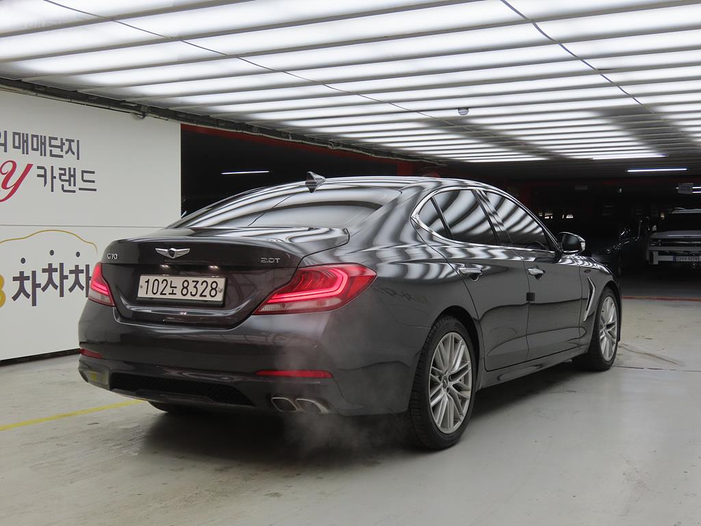 Genesis G70 - Vista 4