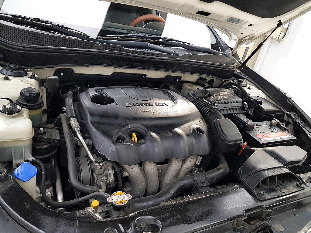 HYUNDAI Sonata - Vista 6