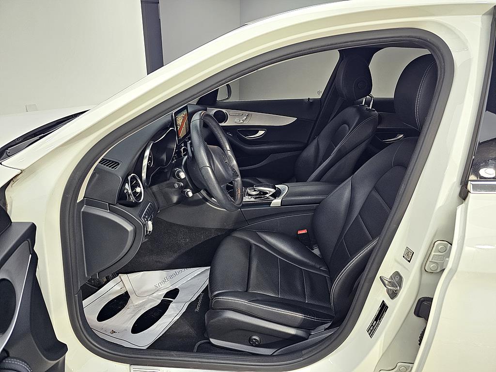 Mercedes Benz C Class - Vista 8