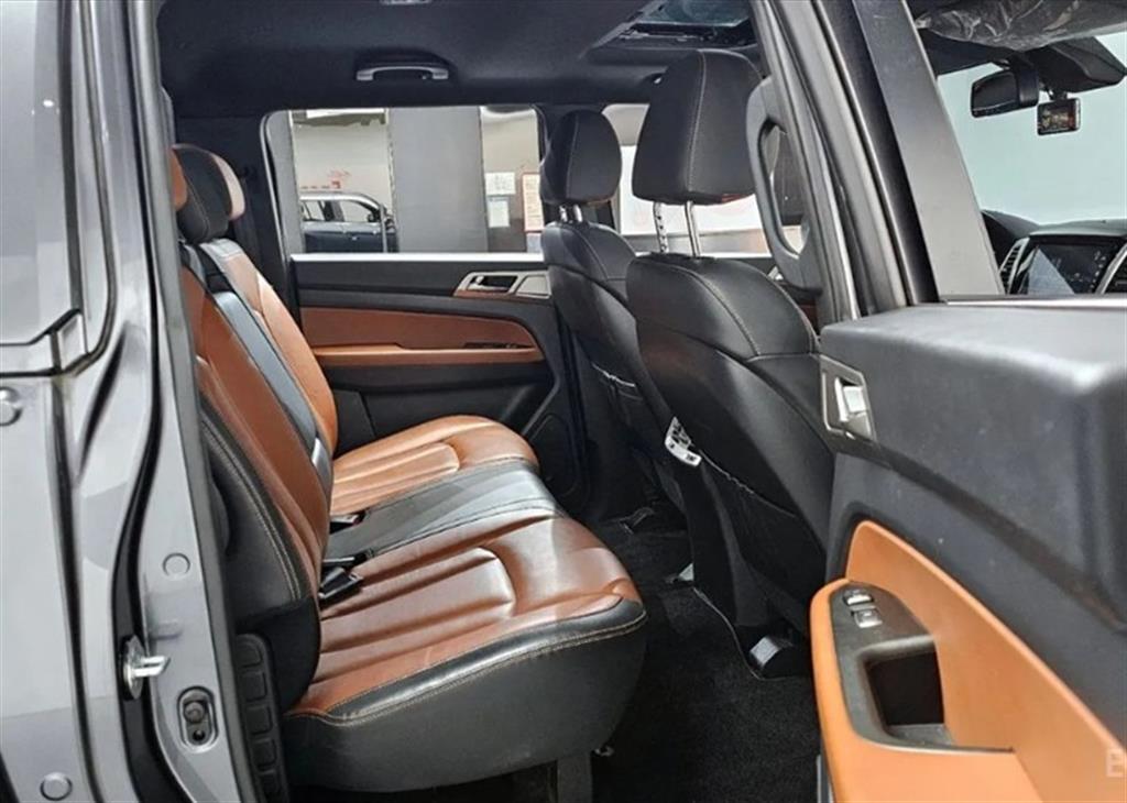 Ssangyong Rexton - Vista 12