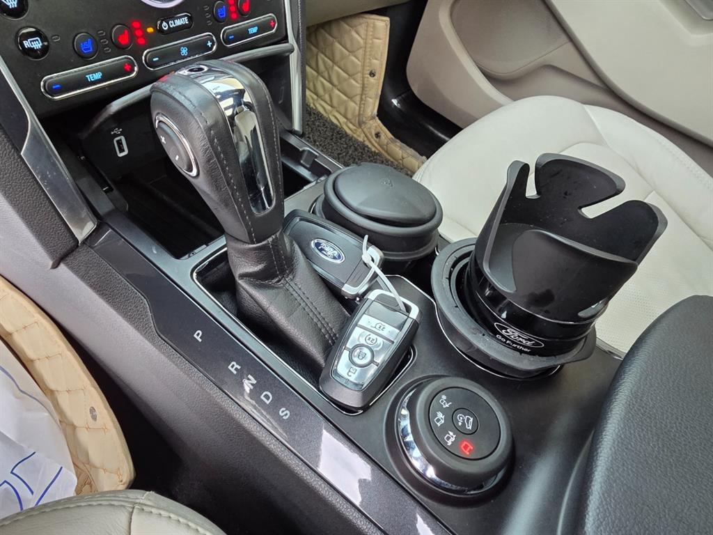 Ford Explorer - Vista 11