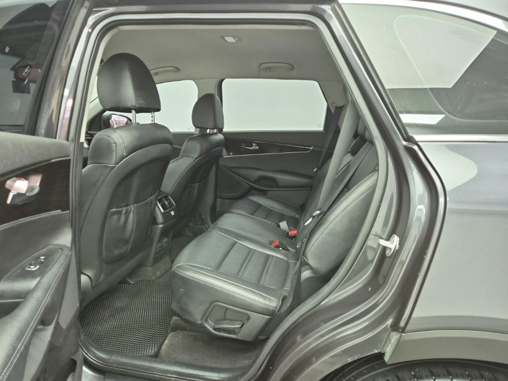 KIA Sorento - Vista 12